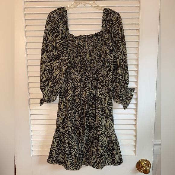 Maternity Dress - Picture 2 of 2